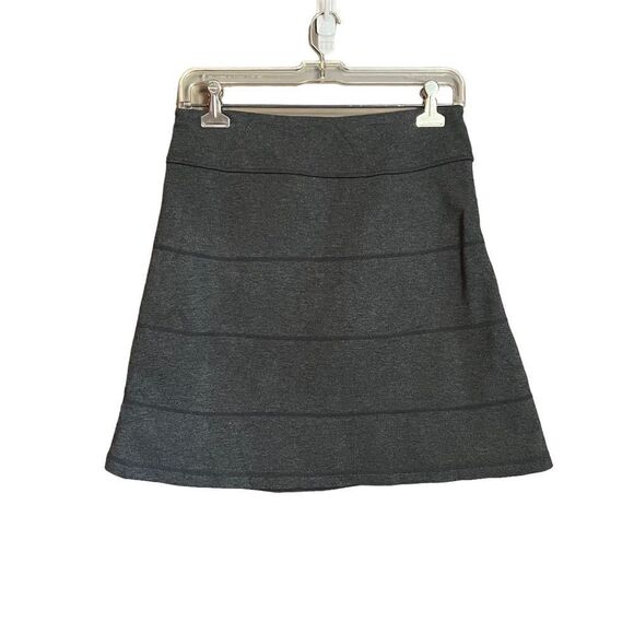 Athleta grey mini athletic skirt. Size xs - Picture 7 of 7